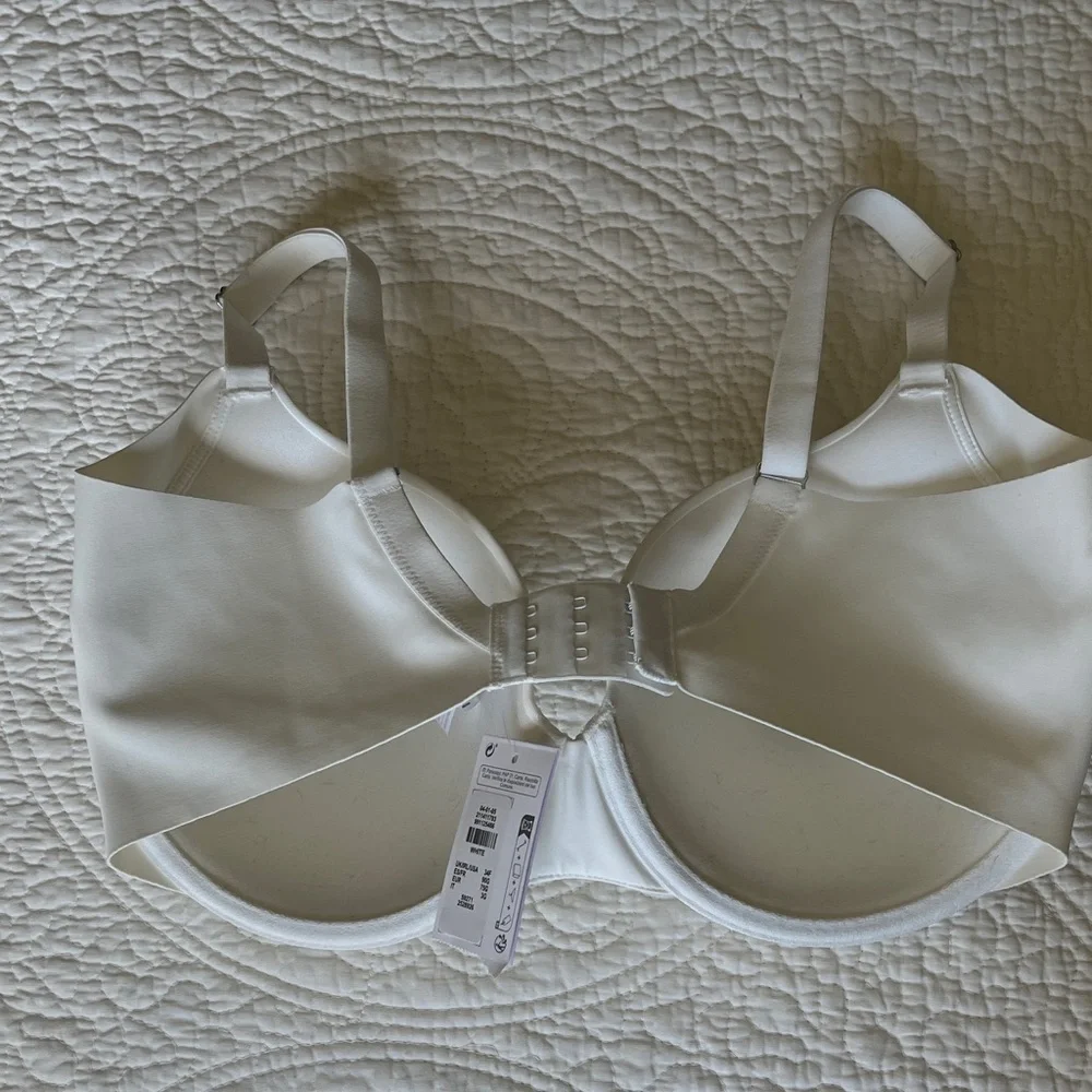 NWT T-Shirt Bra Molded Underwire 34F Women's White Comfort Support